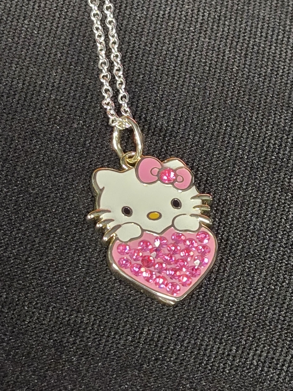 Sanrio 2024 Hello Kitty Crystal Heart Pndt Nklc NWOT 1" Pndt 16" w/2" Ext Chain